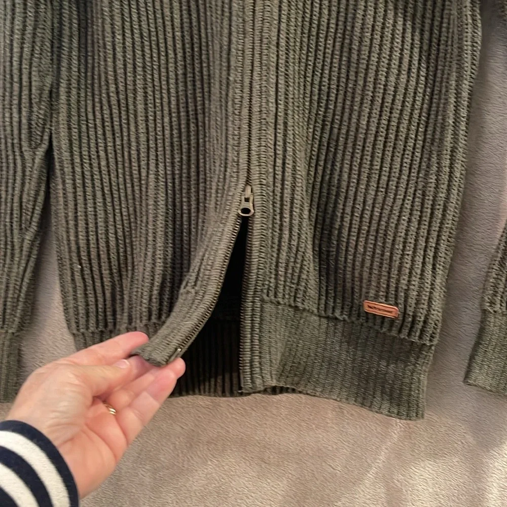 Peak performance Carter zip men’s M Army Green full zip sweater cable double zip